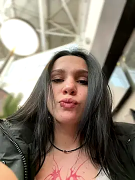 Snapshot of VendiMur chatting on 11-06-25, 03:07 VendiMur online show from 11-06-25, 03:07