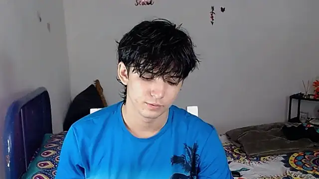 Snapshot of big_lunatic chatting on 09-22-25, 01:24 big lunatic online show from 09-22-25, 01:24