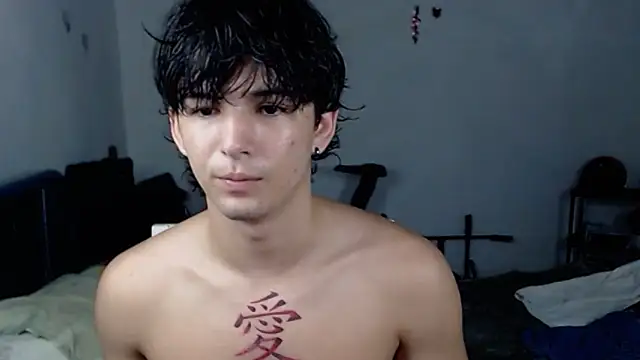 Snapshot of big_lunatic chatting on 10-04-25, 07:12 big lunatic online show from 10-04-25, 07:12