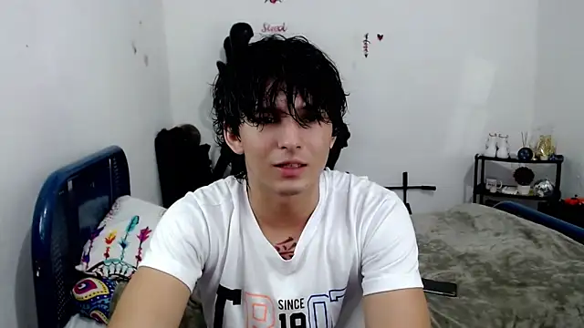 Snapshot of big_lunatic chatting on 10-30-25, 05:31 big lunatic online show from 10-30-25, 05:31