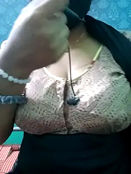 Snapshot of tamil_Vennila chatting on 09-19-25, 08:53 tamil Vennila online show from 09-19-25, 08:53