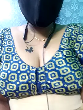 Snapshot of tamil_Vennila chatting on 10-14-25, 06:52 tamil Vennila online show from 10-14-25, 06:52