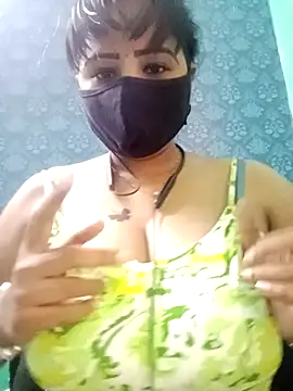 Snapshot of tamil_Vennila chatting on 10-17-25, 09:23 tamil Vennila online show from 10-17-25, 09:23