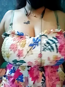 Snapshot of tamil_Vennila chatting on 10-18-25, 11:11 tamil Vennila online show from 10-18-25, 11:11