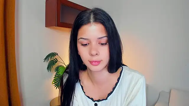 Snapshot of JoCauterucci chatting on 10-02-25, 06:53 JoCauterucci online show from 10-02-25, 06:53
