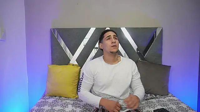 massimo vidal  online show from 10-03-25, 03:58