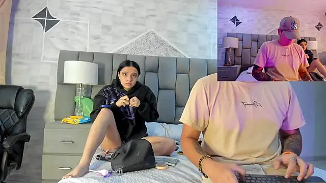 Snapshot of markAndPhilip chatting on 10-15-25, 12:27 markAndPhilip online show from 10-15-25, 12:27