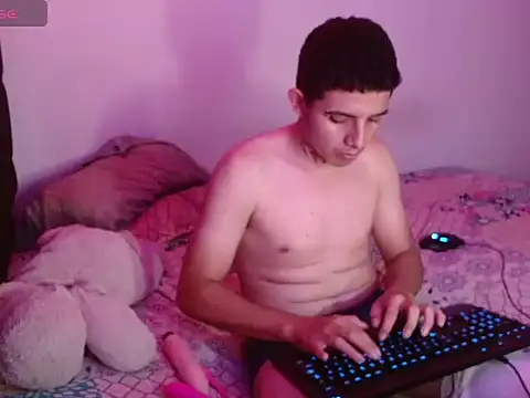 Snapshot of NoahAyala chatting on 09-21-25, 03:08 NoahAyala online show from 09-21-25, 03:08