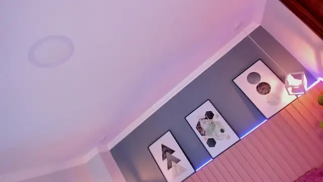 Nina Ford online show from 11-23-25, 07:13