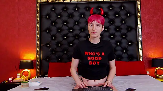 Luna Devil  online show from 02-12-26, 08:37