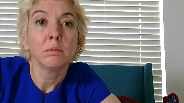 Snapshot of averysage333 chatting on 09-18-25, 05:37 averysage333 online show from 09-18-25, 05:37