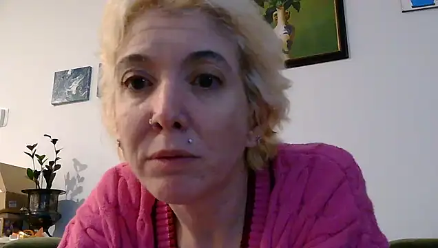 Snapshot of averysage333 chatting on 09-20-25, 08:37 averysage333 online show from 09-20-25, 08:37