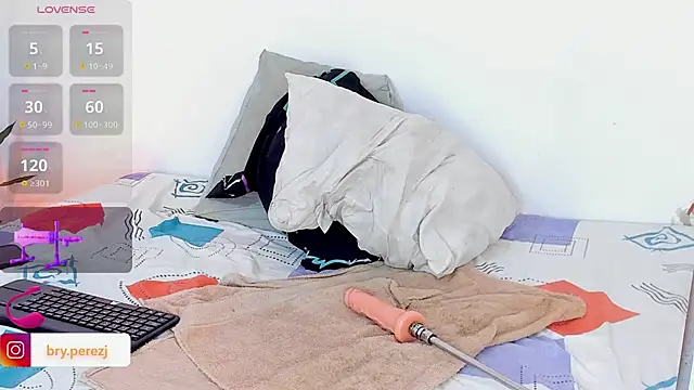 Snapshot of bryXonStorm chatting on 10-05-25, 02:10 bryXonStorm online show from 10-05-25, 02:10