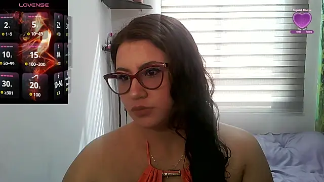Snapshot of Vesper_Vixen chatting on 09-17-25, 01:35 Vesper Vixen online show from 09-17-25, 01:35