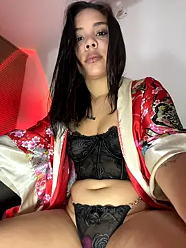 Snapshot of P_A_U_L_I_N_A_ chatting on 10-22-25, 05:08 P A U L I N A  online show from 10-22-25, 05:08