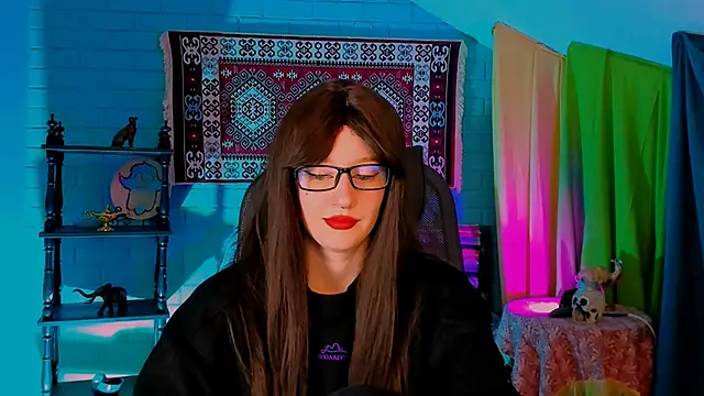AliceWelch  online show from 10-17-25, 08:17
