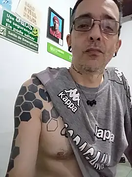 Snapshot of dinho_carioca chatting on 09-13-25, 05:35 dinho carioca online show from 09-13-25, 05:35