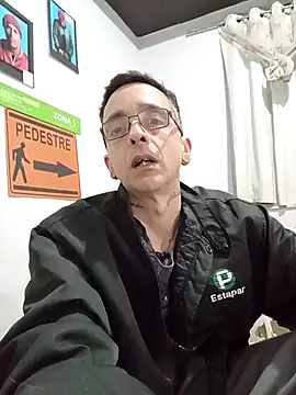 Snapshot of dinho_carioca chatting on 10-21-25, 10:32 dinho carioca online show from 10-21-25, 10:32
