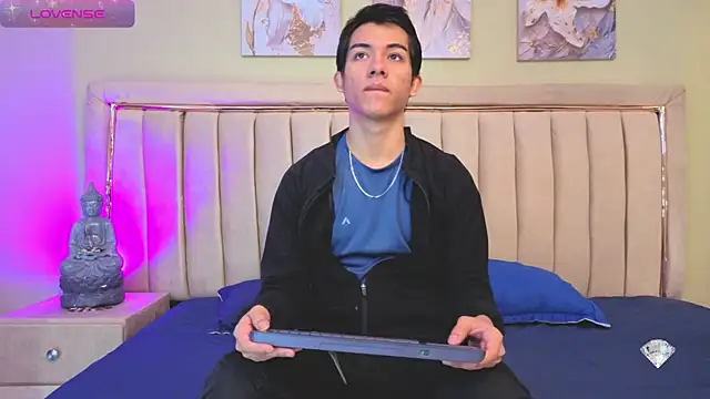 Jessyy Mateus online show from 10-22-25, 04:02