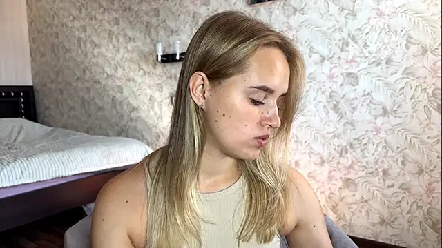 ElisabetLorney online show from 09-09-25, 07:41