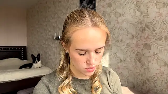 ElisabetLorney online show from 09-19-25, 08:05