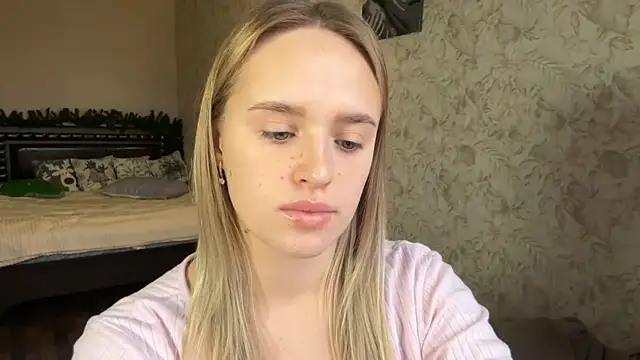 ElisabetLorney online show from 12-21-25, 08:32