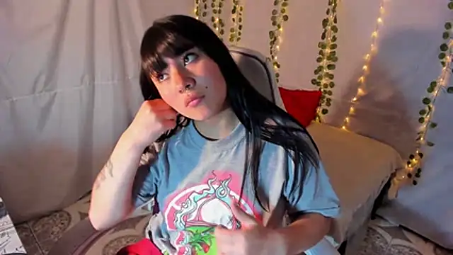 Zulema R1 online show from 11-10-25, 04:11