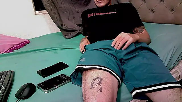 g0lden boss online show from 10-11-25, 03:06