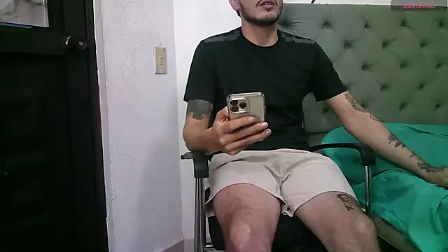 g0lden boss online show from 10-21-25, 05:30