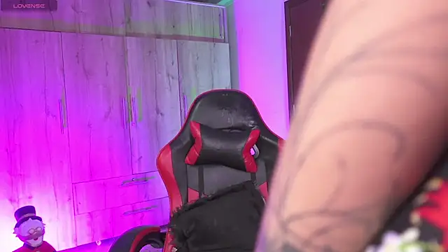 Snapshot of AnnaKimm chatting on 01-16-26, 02:15 AnnaKimm online show from 01-16-26, 02:15