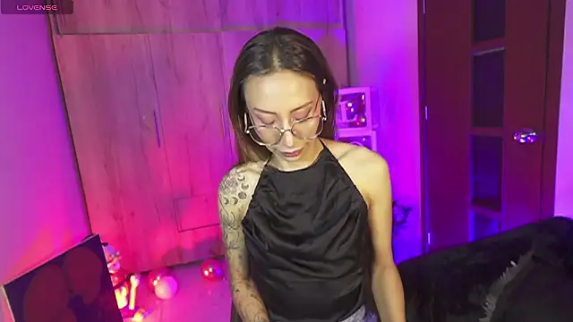 Snapshot of AnnaKimm chatting on 02-11-26, 10:37 AnnaKimm online show from 02-11-26, 10:37