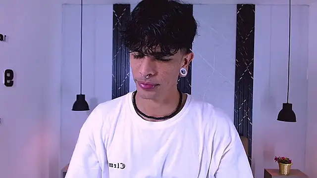 Franvill Trato online show from 10-17-25, 06:43