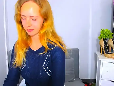 LyraHotty online show from 10-24-25, 03:30