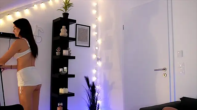 SophieFleur online show from 10-15-25, 01:11