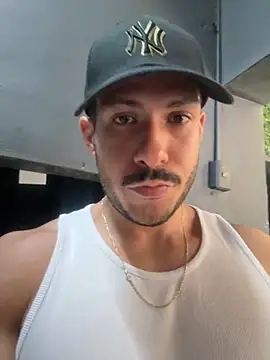 Snapshot of Darg98 chatting on 09-25-25, 10:02 Darg98 online show from 09-25-25, 10:02