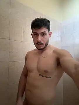 Snapshot of Darg98 chatting on 10-07-25, 10:18 Darg98 online show from 10-07-25, 10:18