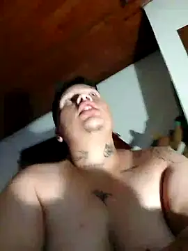 Snapshot of Yulian_bigclit7 chatting on 11-16-25, 02:06 Yulian bigclit7 online show from 11-16-25, 02:06