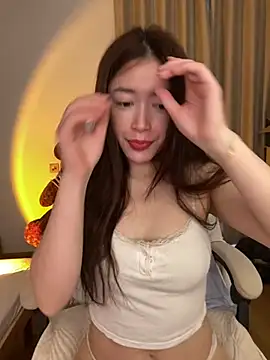 Snapshot of MoLi0066 chatting on 03-02-26, 02:14 MoLi0066 online show from 03-02-26, 02:14