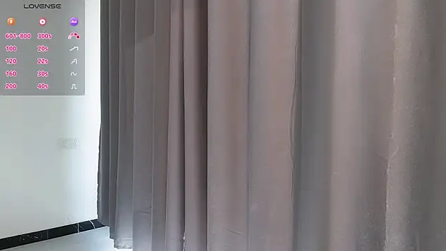 Snapshot of xiuxiu-04 chatting on 12-15-25, 03:22 xiuxiu-04 online show from 12-15-25, 03:22