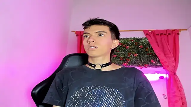 Snapshot of dylan_202520_ chatting on 10-03-25, 11:40 dylan 202520 online show from 10-03-25, 11:40