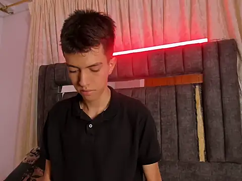 Snapshot of dylan_202520_ chatting on 10-06-25, 11:40 dylan 202520 online show from 10-06-25, 11:40