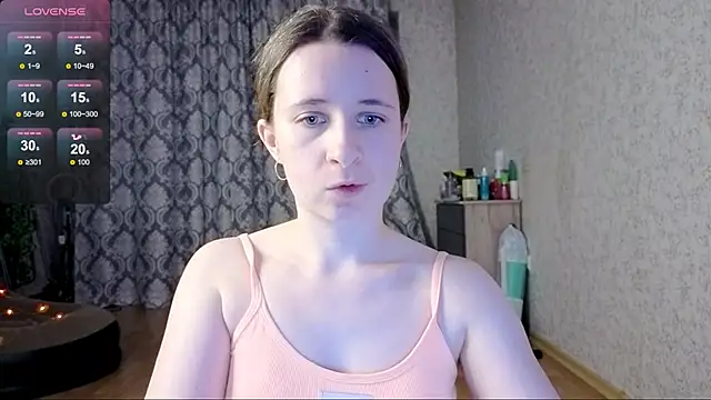 Snapshot of _Linett_ chatting on 10-16-25, 05:47  Linett  online show from 10-16-25, 05:47