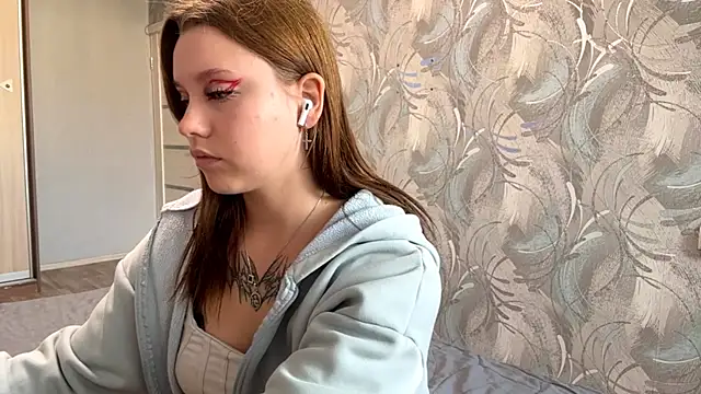 Snapshot of LeonorLovLu chatting on 09-22-25, 10:28 LeonorLovLu online show from 09-22-25, 10:28