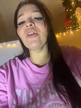 sarahreyess 11 online show from 12-22-25, 02:30