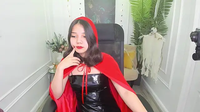 Snapshot of ElliVensda chatting on 10-17-25, 12:41 ElliVensda online show from 10-17-25, 12:41