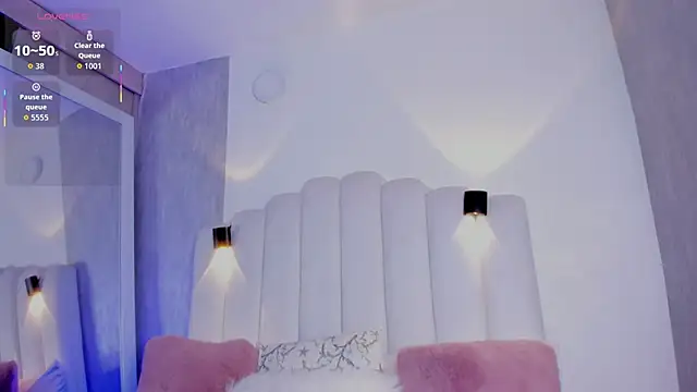 Snapshot of danna_ross25 chatting on 11-21-25, 12:32 danna ross25 online show from 11-21-25, 12:32