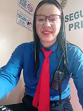 Snapshot of Hannah-colx chatting on 09-17-25, 01:24 Hannah-colx online show from 09-17-25, 01:24