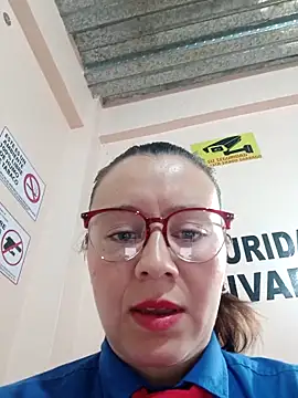 Snapshot of Hannah-colx chatting on 10-14-25, 01:01 Hannah-colx online show from 10-14-25, 01:01
