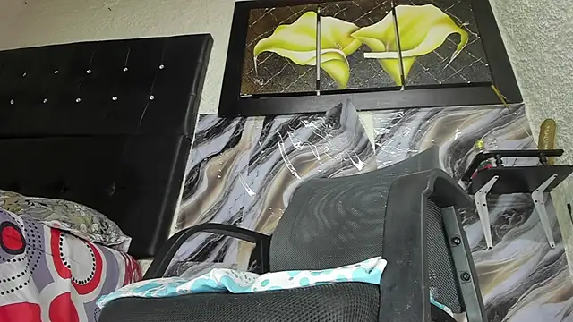 Snapshot of luiferrodri chatting on 09-10-25, 06:30 luiferrodri online show from 09-10-25, 06:30