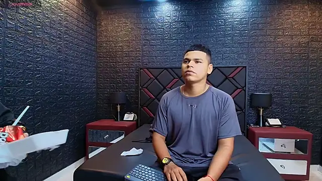 DannySamm online show from 12-18-25, 04:07